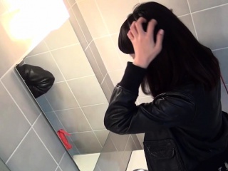 Pissing asians on high spycam